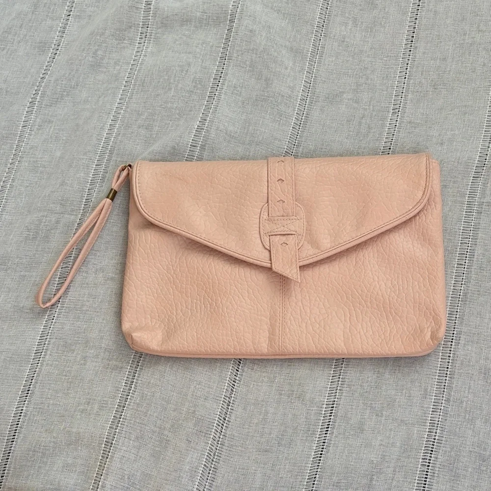 Grand Traditions 80s Blush Wristlet Clutch